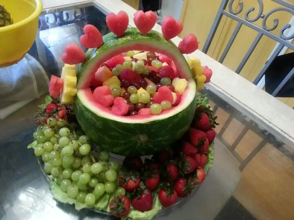 تزیین میوه شب یلدا برای مدرسه
