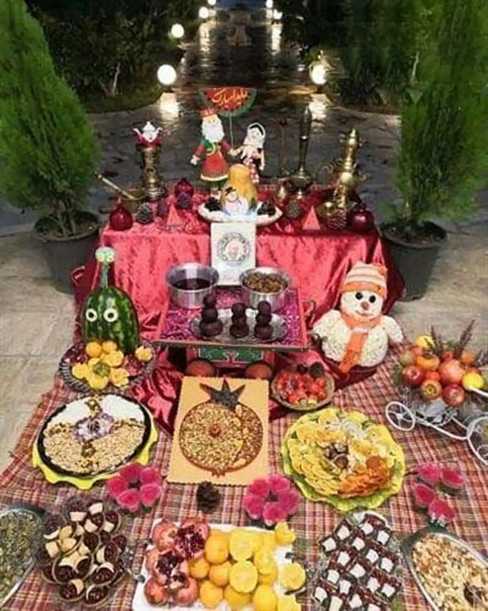 تزیین میز شب یلدا برای مدرسه