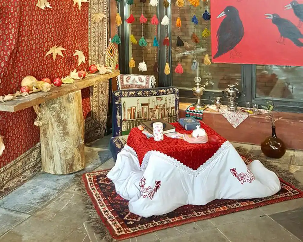 تزیین میز شب یلدا برای مدرسه