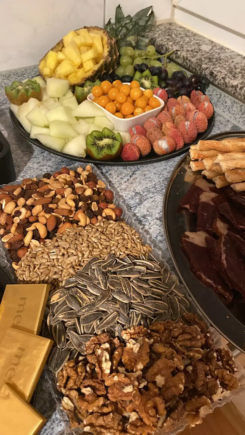 پذیرایی بعد شام از مهمان
