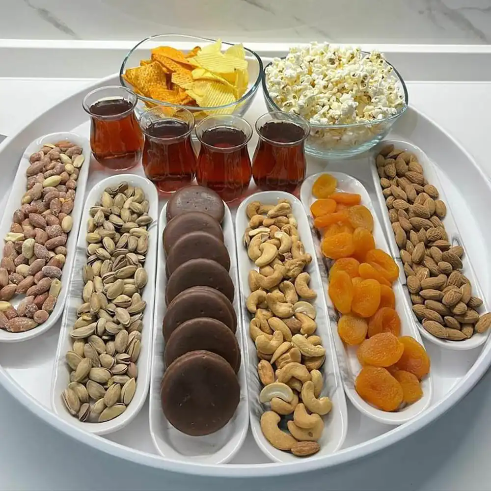 پذیرایی بعد شام از مهمان