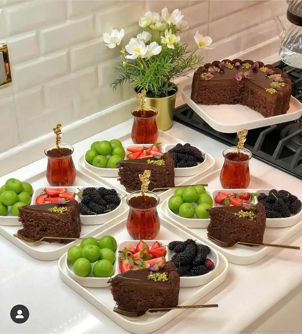 پذیرایی بعد شام از مهمان