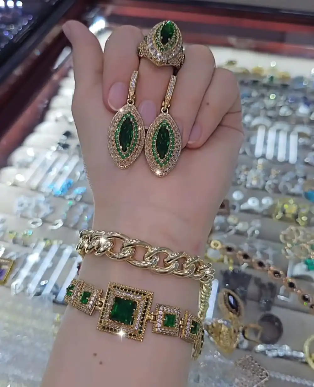 مدل نیم ست طلا با سنگ سبز