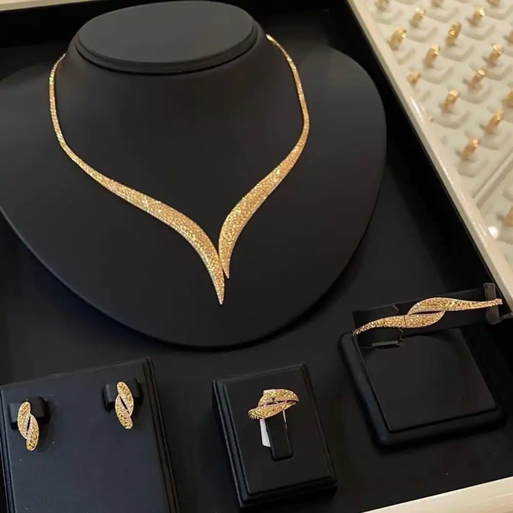 مدل سرویس طلا برای عروس