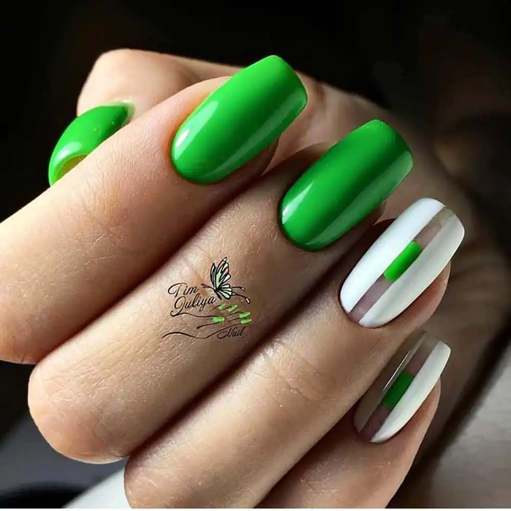 طراحی ناخن سفید و سبز