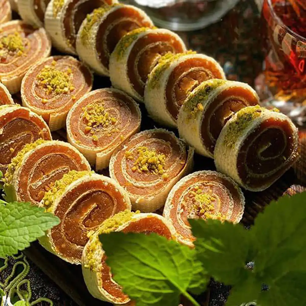 تزیین حلوا برای سفره افطاری