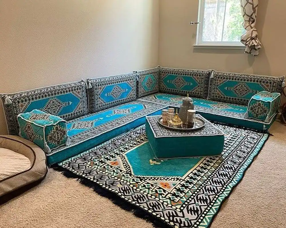 چیدمان خانه سنتی با پشتی
