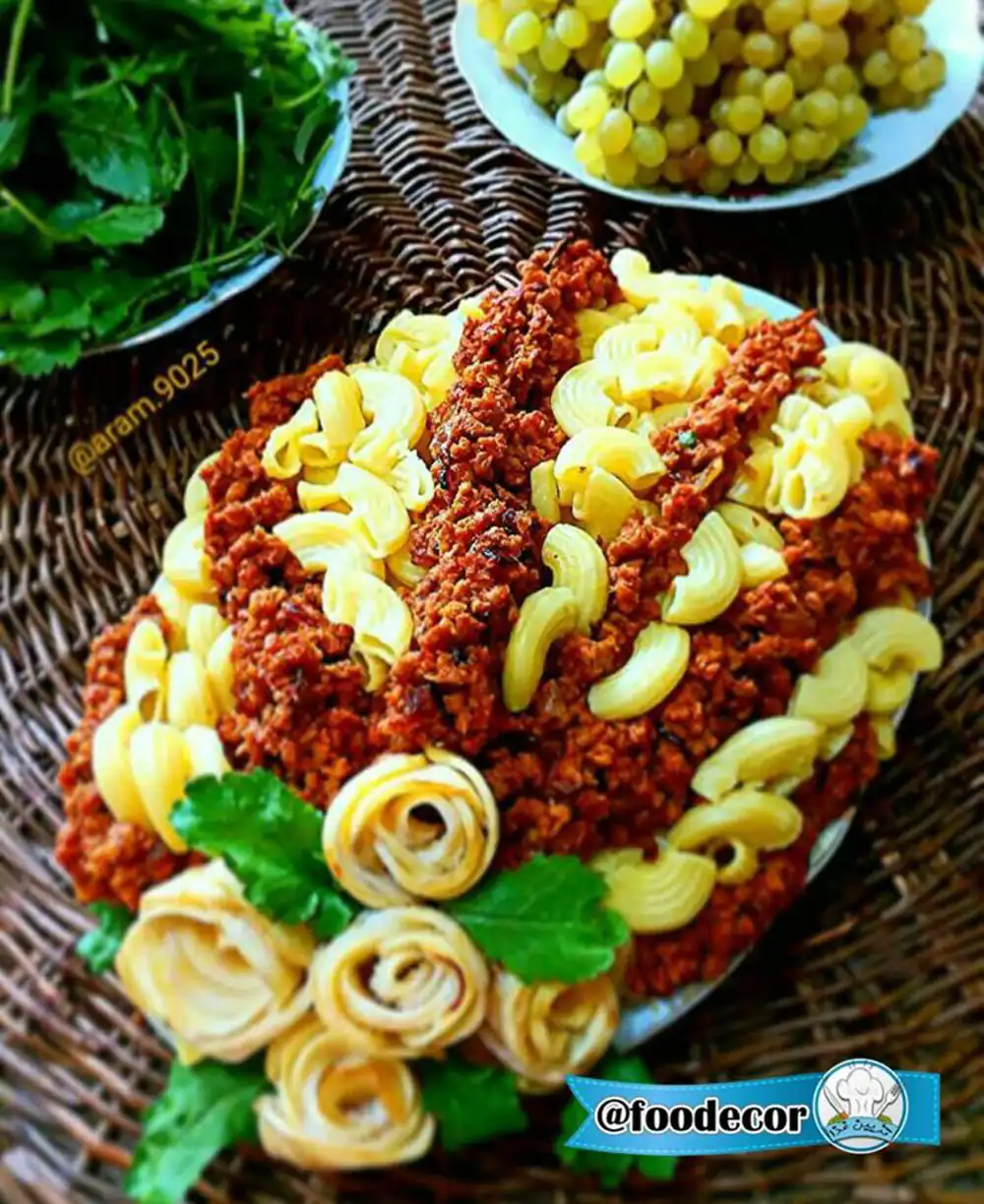 تزیین غذای ماکارونی
