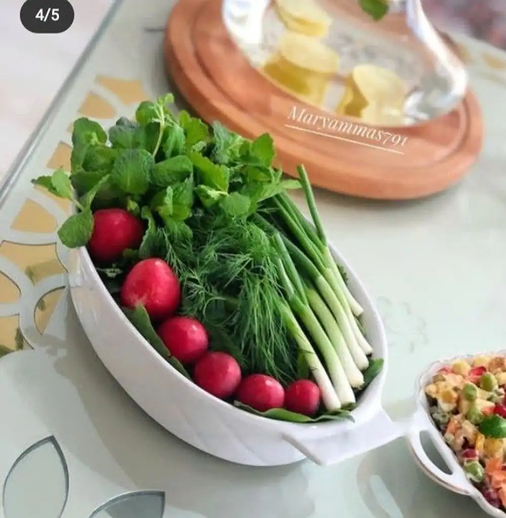 سرو سبزی خوردن مجلسی