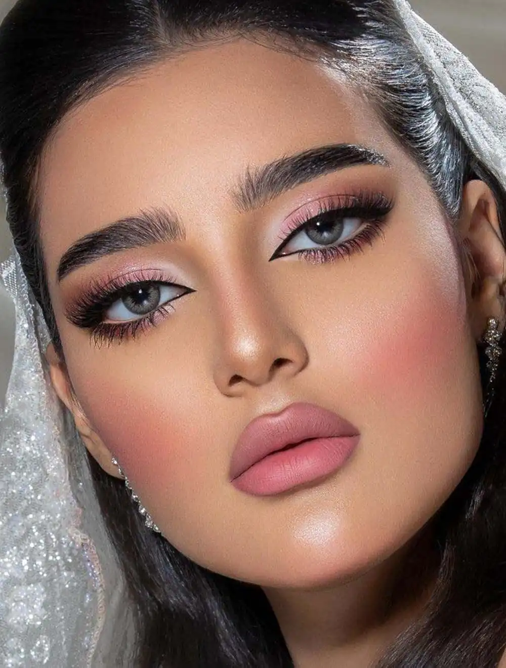 مدل ارایش دخترانه ساده و شیک برای عروسی