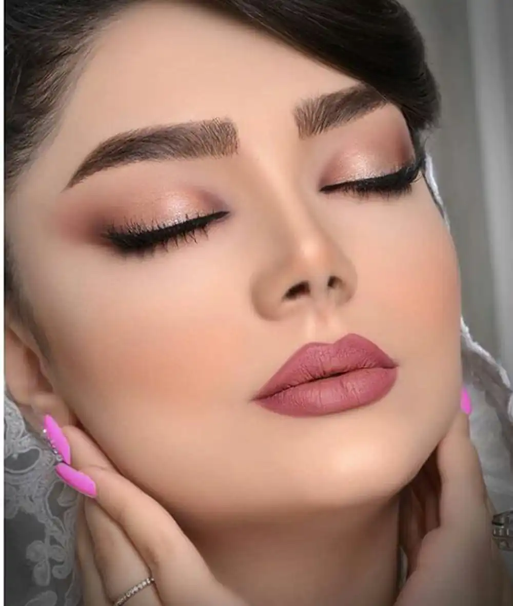 آرایش مجلسی ملایم