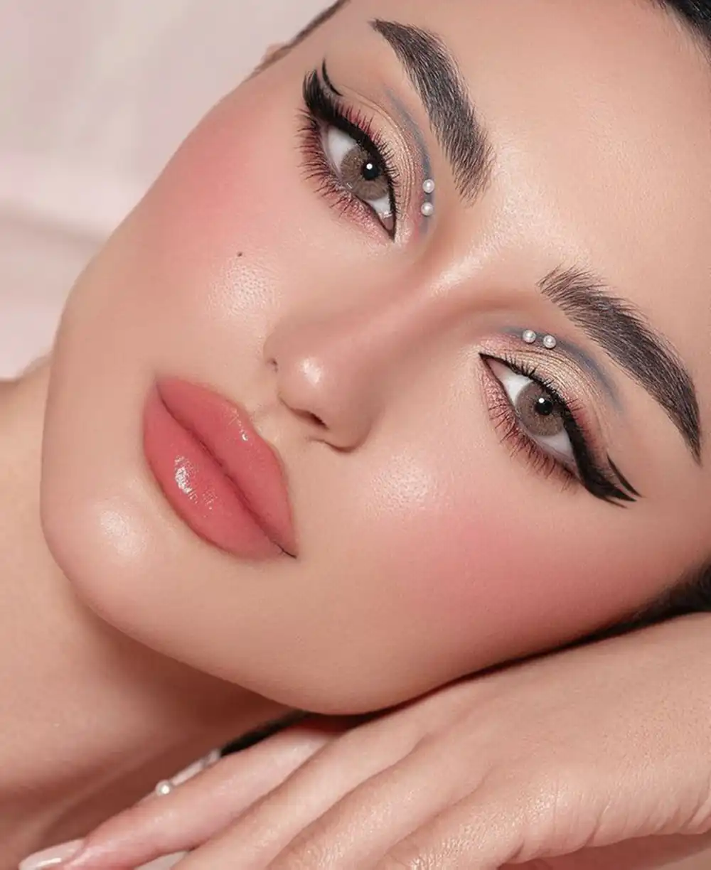 آرایش مجلسی ملایم