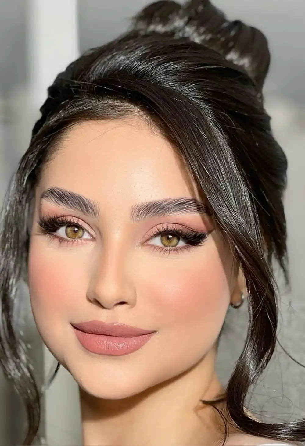 آرایش مجلسی ملایم