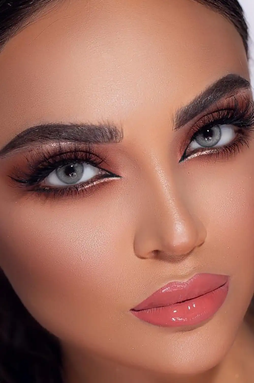 آرایش صورت حرفه‌ای