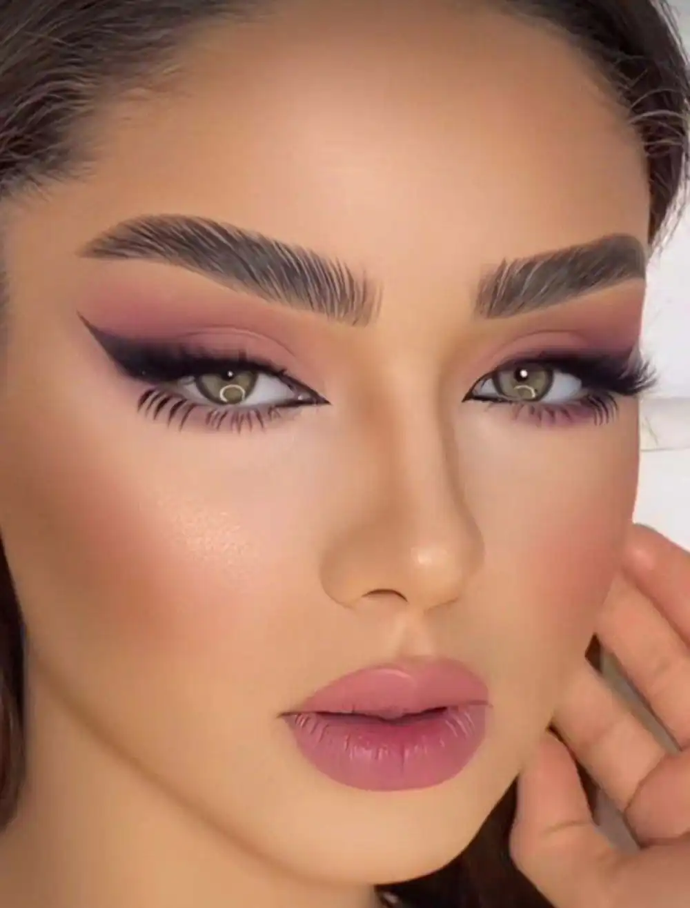 آرایش صورت حرفه‌ای