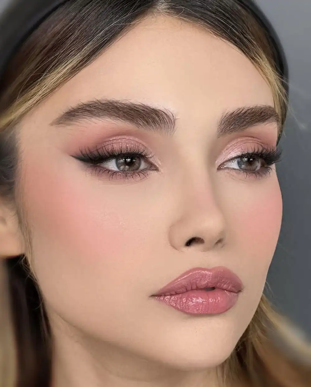 میکاپ ملایم
