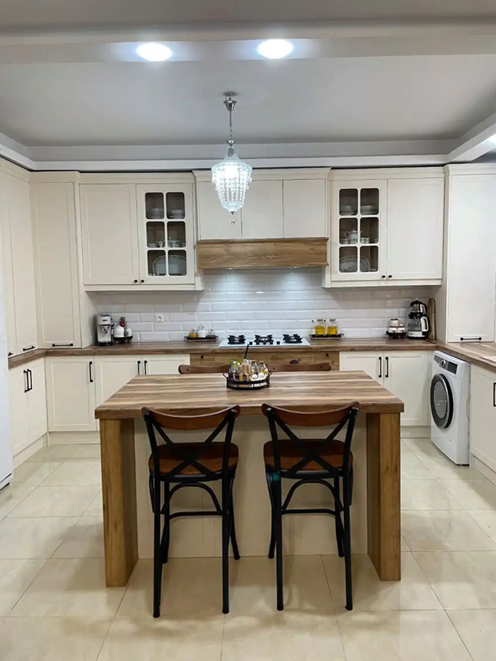 کابینت مدرن سفید و چوب