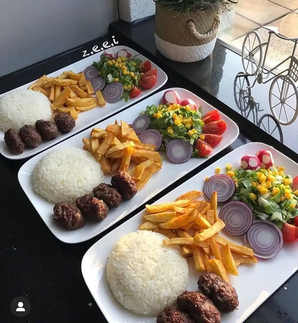 تزیین سفره غذا برای مهمانی