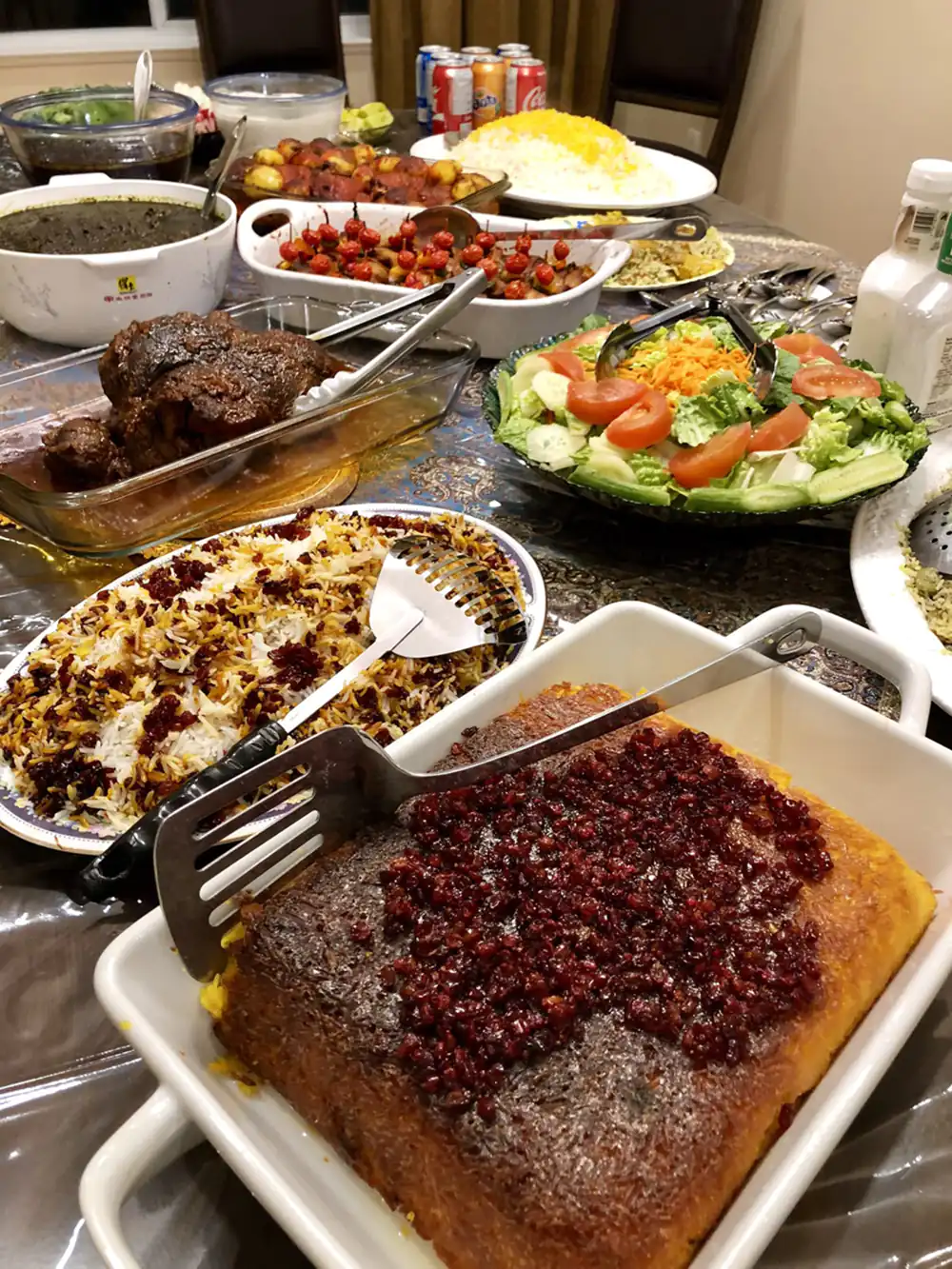تزیین سفره غذا برای مهمانی